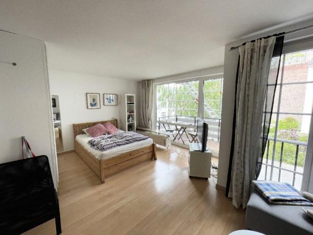 Düsseldorf Unterbilk! Apartment! Ruhig mit Balkon und Lift und Einbauküche!
