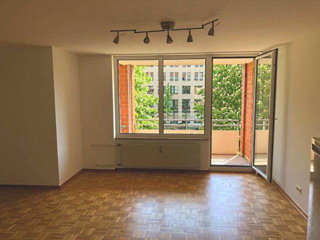 Helle 4 Zimmer Wohnung in Oberkassel/Lörick