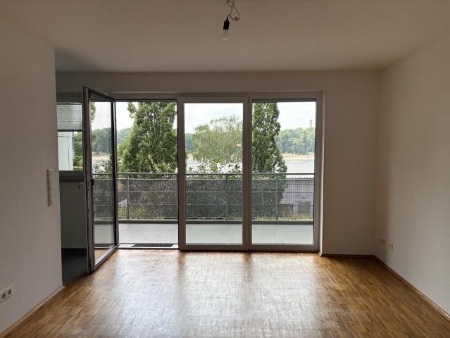 Direkter Rheinblick in neuwertiger 3 Zimmerwohnung in Mülheim