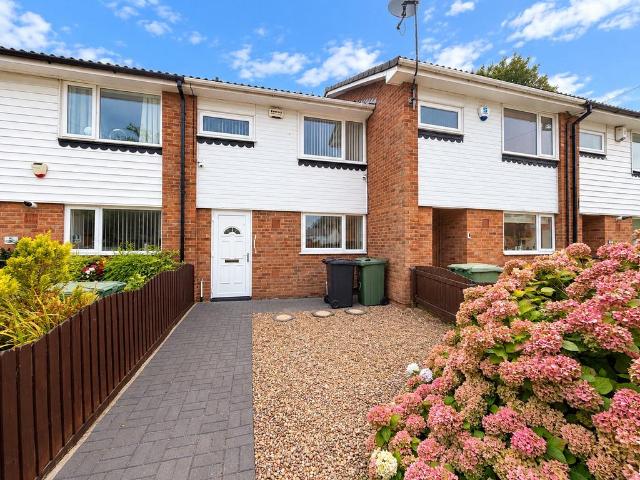 Dutton Green, Seacroft, LS14 3 bed terraced house to rent £1,200 pcm £277 pw