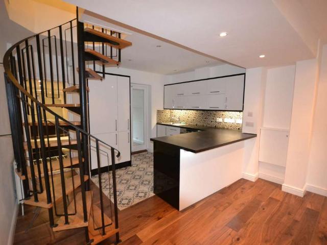 Dutton Street, Greenwich, London 2 bed house to rent £2,200 pcm £508 pw