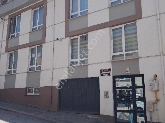 Duygu Emlak'tan Büyükdere Ogü Karşısında Kiralık 1+1 Bakımlı Daire