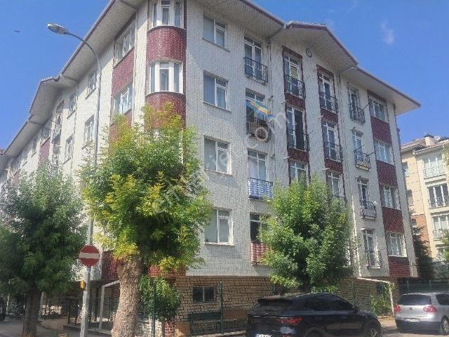 Duygu Emlaktan Kiralık A.ü.yakını Şehrin Merkezi Bahçelievler 'de Bakımlı/asansörlü Lüx 1+1 Daire