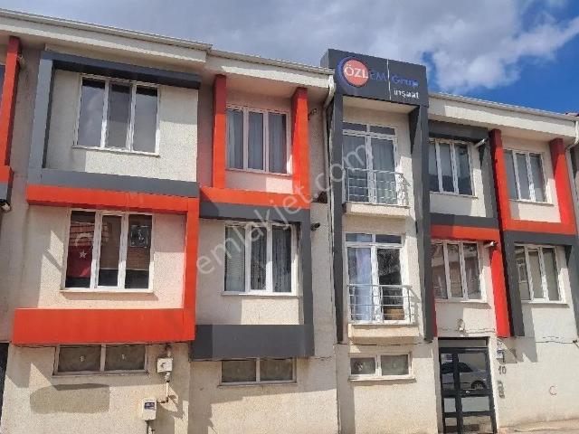 Duygu Emlaktan Kiralıkbüyükdere Ogü Yakını Full Eşyalı 1+1 Bakımlı Daire