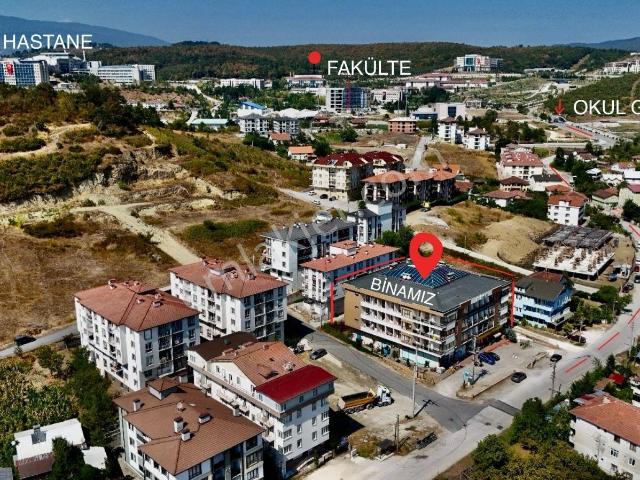 Düzce Üniversinde Krediye Uygun Caddede Eşyalı Satılık 2+1 Daire
