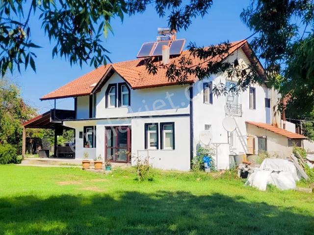 Düzce Gümüşova Elmacık Köyünde Satılık 8+2 Villa