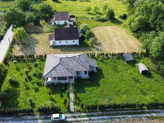 Düzce Merkez Duraklarda Satılık 2.184 M2 Bahçeli Müstakil Ev
