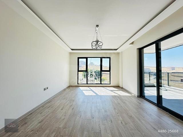 DÜZGÜN EMLAK'TAN ENDEMİK VADİ PARKI YAKINI 1+1 G.CEPHE LÜX SIFIR DAİRE