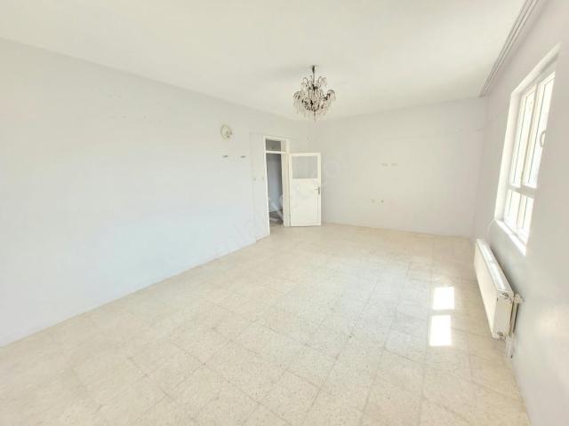 Düzgün Emlak'tan Okul Yanı | Geniş Ve Ferah 150 M² Daire