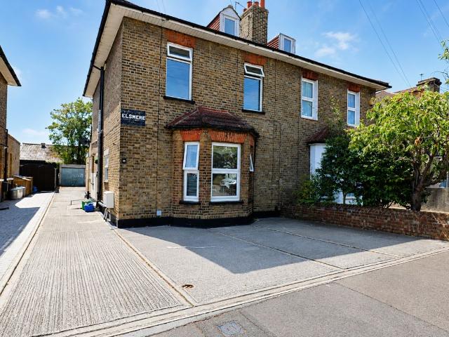 Dymoke Road, Hornchurch RM11, 2 bed maisonette to rent, £1,700 pcm | PrimeLocation