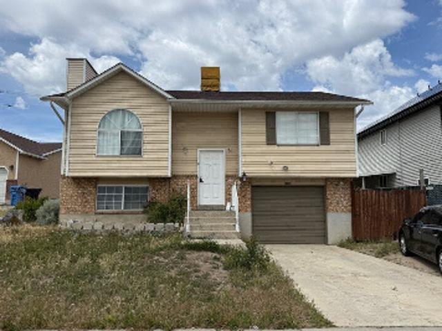 Dynasty Oaks Cir