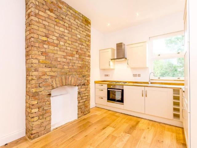 Dyne Road, Kilburn, London, NW6 2 bed flat to rent £3,900 pcm £900 pw