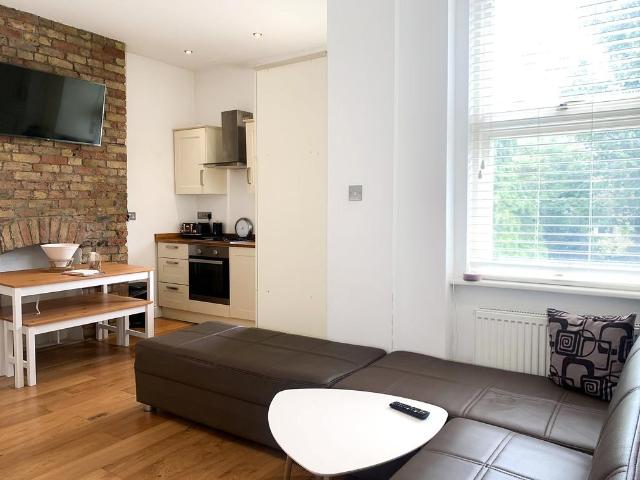 Dyne Road, London 2 bed flat to rent £2,500 pcm £577 pw