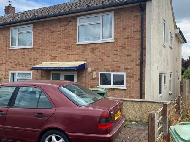 Dynham Place, Headington, Oxford. 6 bed semi detached house to rent £3,800 pcm £877 pw