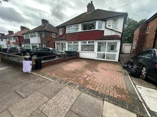 Dyas Avenue, Birmingham B42 3 bed semi detached house to rent £1,200 pcm £277 pw
