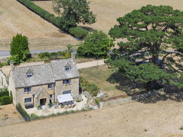 Dyers Lane, Chipping Campden 4 bed detached house to rent £4,500 pcm £1,038 pw