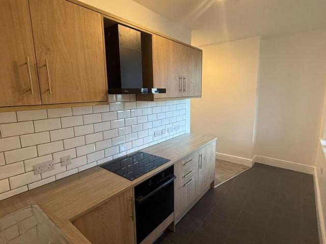 Dykes Lane, Sheffield S6 2 bed flat to rent £925 pcm £213 pw