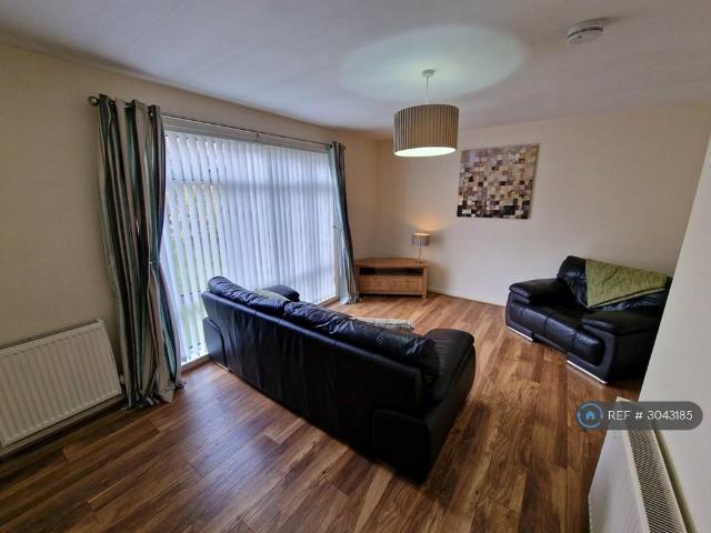 Dykes Road, Penicuik, EH26 2 bed terraced house to rent £1,050 pcm £242 pw