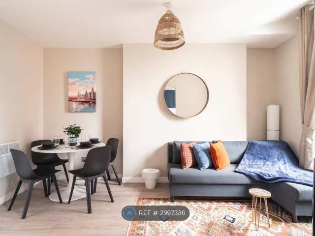 Dylan House, Liverpool L3, 1 bed flat to rent, £1,750 pcm | PrimeLocation