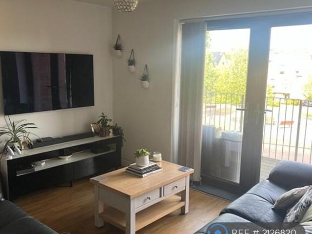 Dyson Drive, Ub10 0Gj, UB10 1 bed in a flat share to rent £1,200 pcm £277 pw