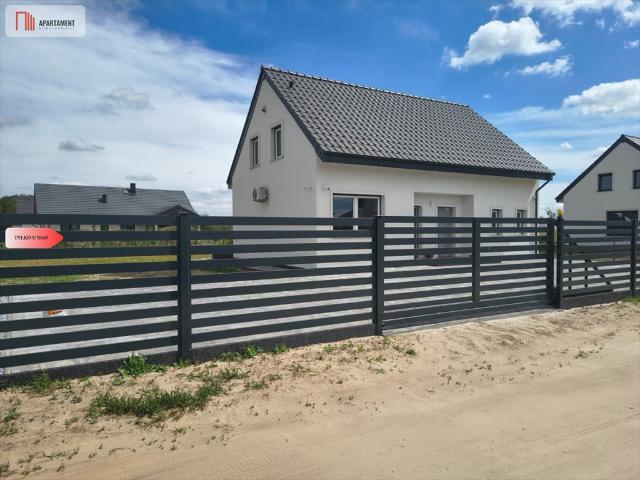 Dom z dużą działką, nowoczesny, gotowy do zamieszkania
