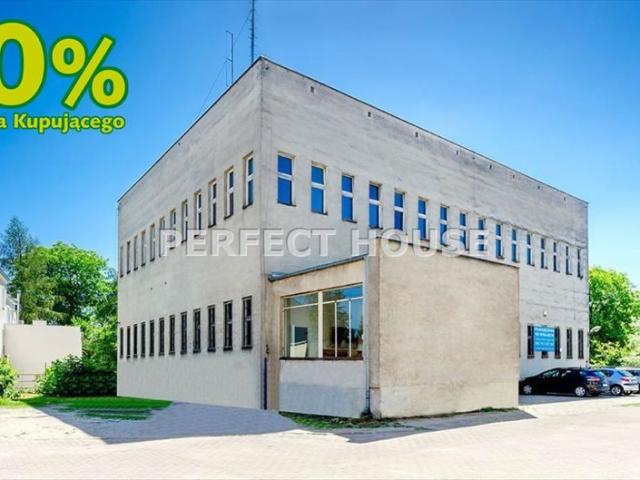 Działka z biurowcem i garażami, 1305 m2, Drezdenko