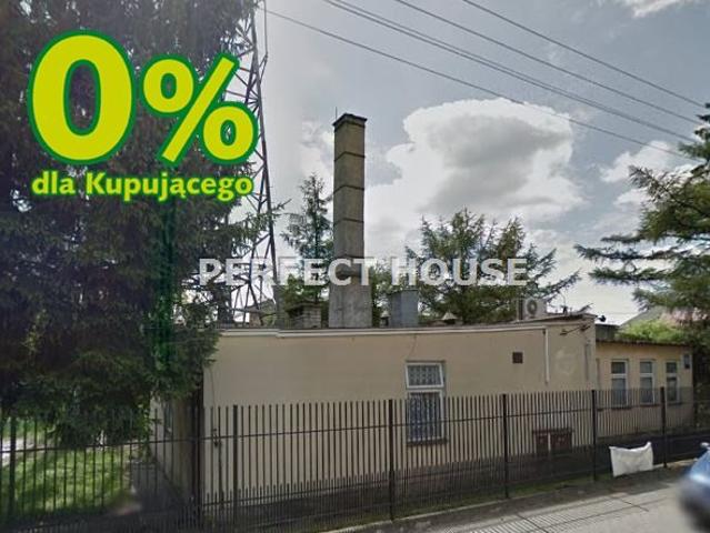 Działka z budynkami technicznymi i służebnościami