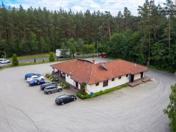 Działka z budynkiem usługowym, monitorowany, parking, 328 m2