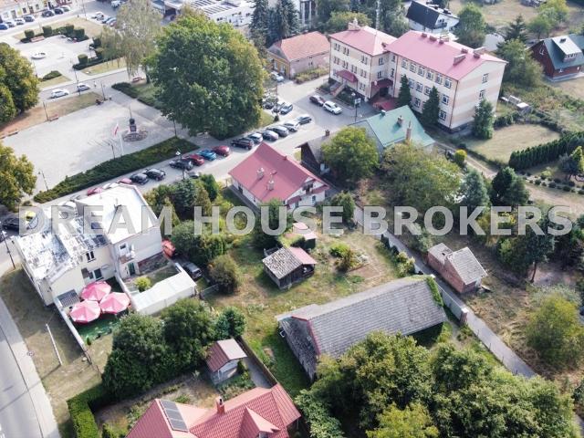 Do sprzedania działka 800 m² z domem i warunkami na działalność