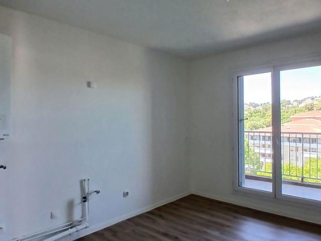 E00600121L T3 PASTORALE 158 000