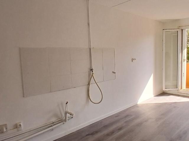 E3032N399L T3 172 000 € en rez de chaussée surélevé, totalement rénové