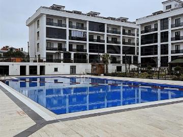 E5 YANINDA DENİZE 100m YENİ HAVUZLU AİLE SİTESİ