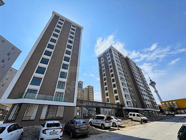 E5 DİBİNDE SİTE İÇERİSİNDE SIFIR BOŞ YENİ SATILIK DAİRE