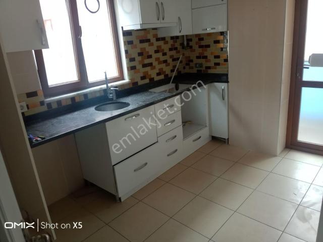 E5,e Yakın Yürüme Mesafesinde Kiralık 85m2 Kombili 2+1 Daire