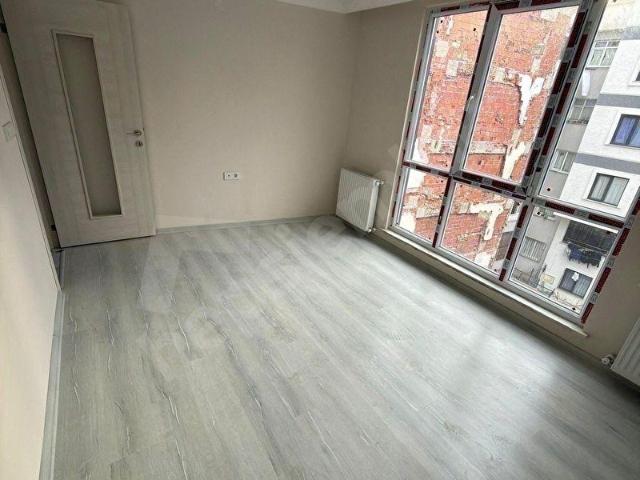 E5'E VE METROBÜSE 500 MT KULELİ'DE SIFIR 2+1 60 M