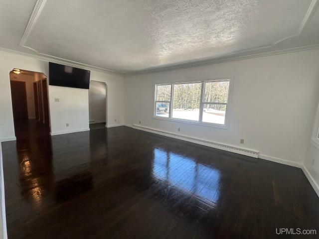 E9506 Prospect Street