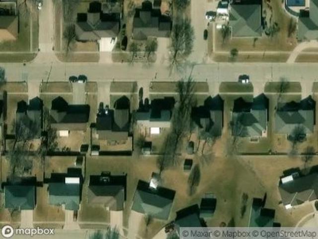 E Maple Ave