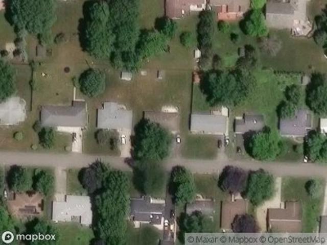 E Maple St