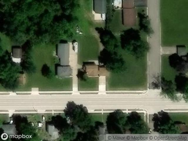 E Maple St