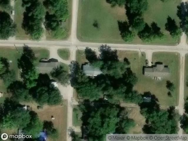 E Maple St