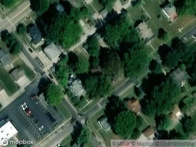 E Maple St