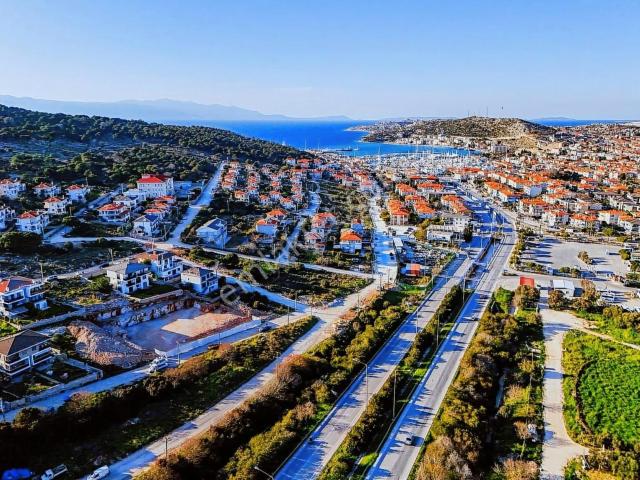 Çeşme Musalla'da Zemin Dubleks Havuzlu Teraslı Daire