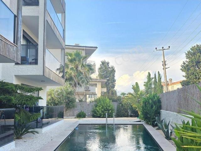 Çeşme Merkezde Full Eşyalı 2+1 Residence | Havuzlu Yıllık Kiralı
