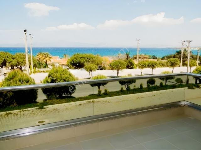 Çeşme Merkez'de Yıllık Kiralık 2+1 140m2 Deniz Manzaralı Eşyalı