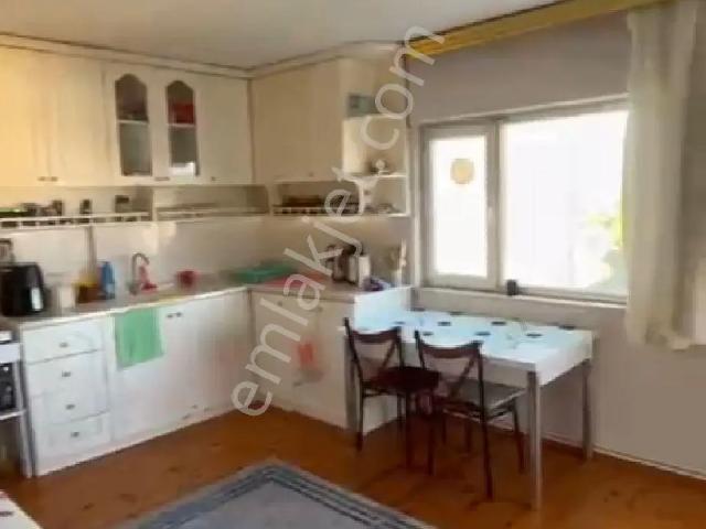 Çeşme Meydanı Yakını 2+1 Eşyalı Kiralık