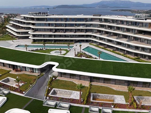 Çeşme Ayasaranda Denize Sıfır,Prestijli Projede Kiralık Daireler