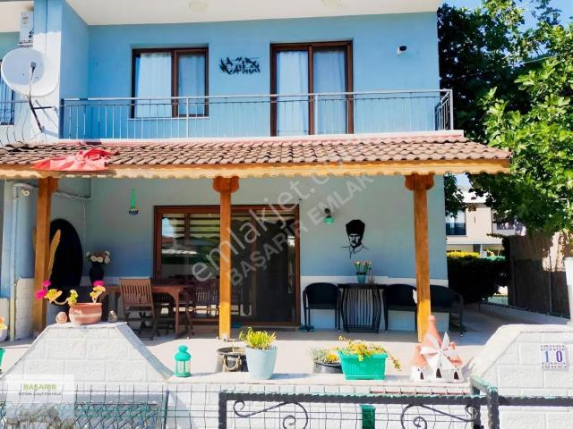 Çeşme Alaçatı Merkezde Otobana 100 M Villa