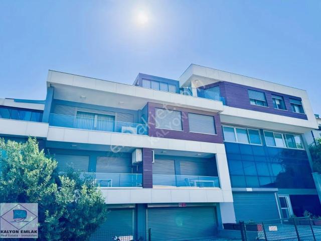 Çeşme Boyalık'ta Yıllık Kiralık Deniz Manzaralı Dubleks Daire