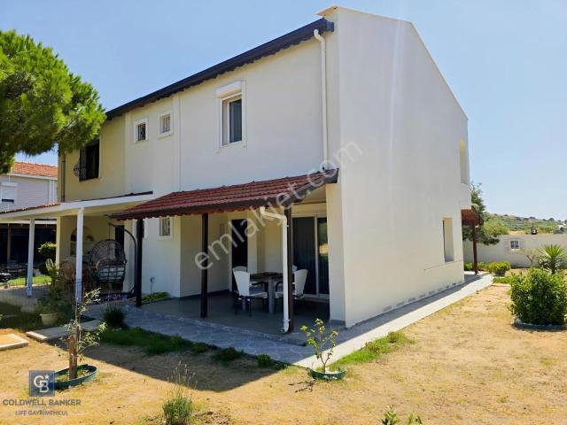 Çeşme Dalyan Da Satılık Bahçeli 3+1 Villa