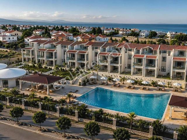 Çeşme Dalyan Havuzlu Lüx Sitede Satılık 1+1 Satılık Daire